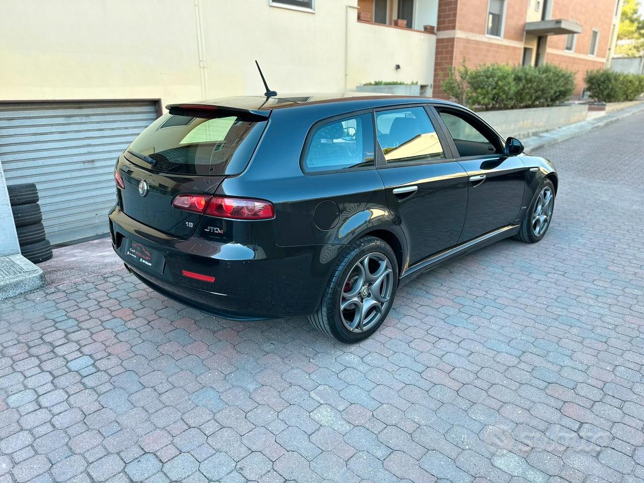 1) Alfa 159 1.9 150cv Ti e 2) 1.750 TBi berlina