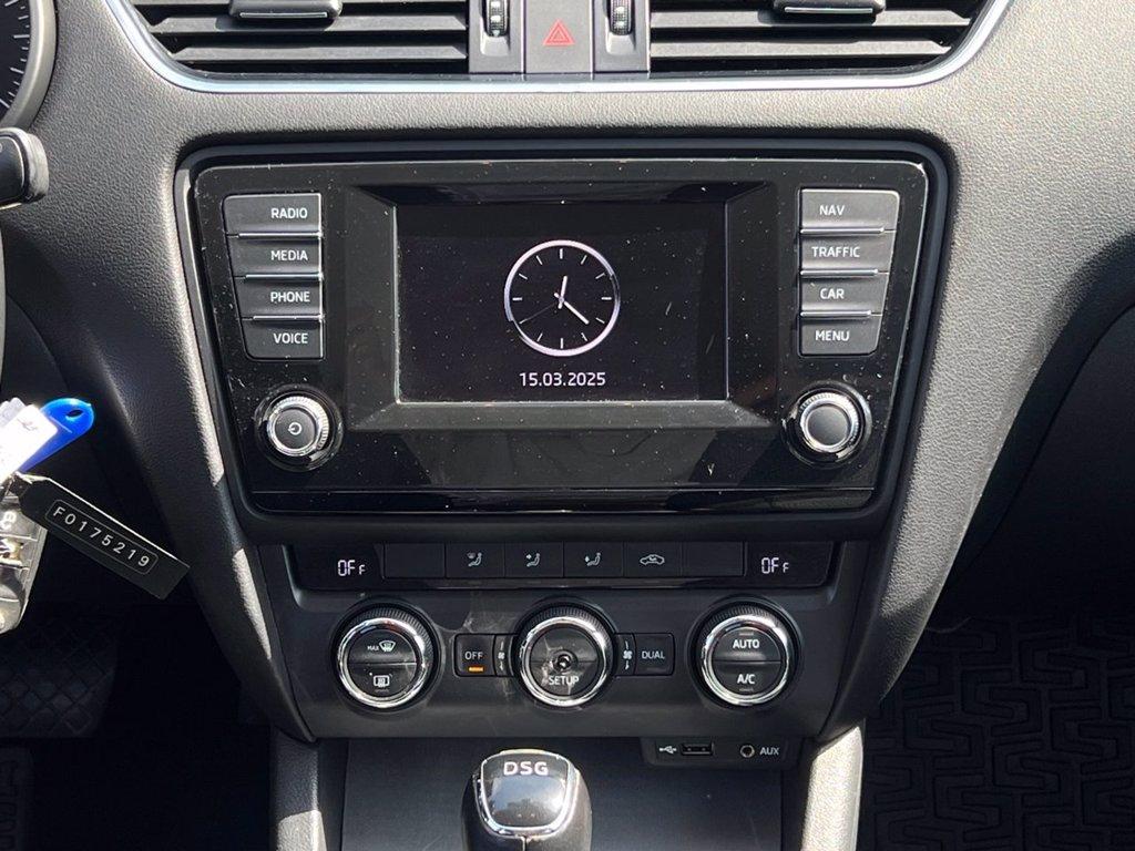 SKODA Octavia Wagon 1.6 tdi cr Executive 105cv dsg del 2015