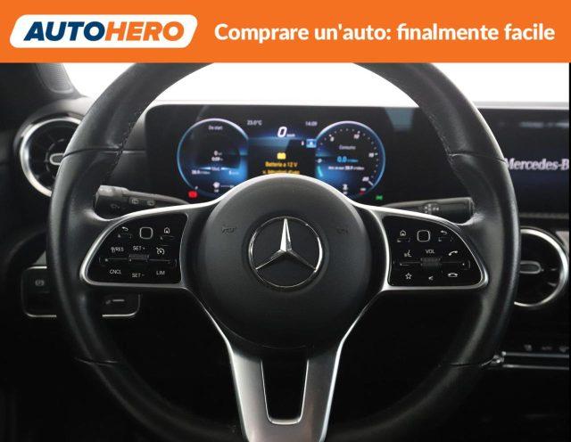 MERCEDES-BENZ A 200 d Automatic Business