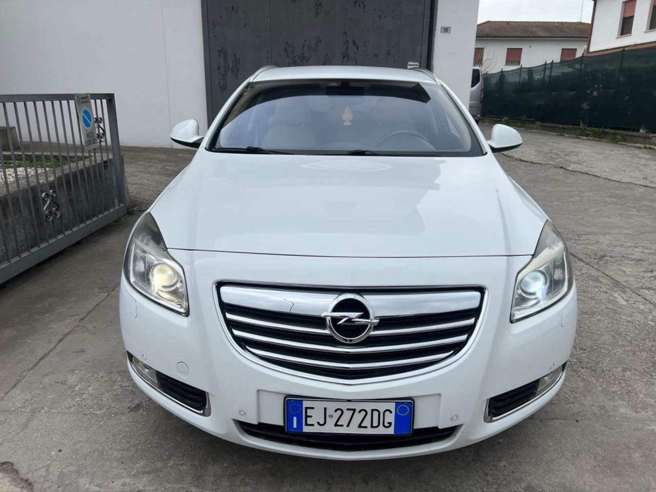 OPEL INSIGNIA AUTOMATICA DIESEL MODELLO SPORT FULL OPTIONAL