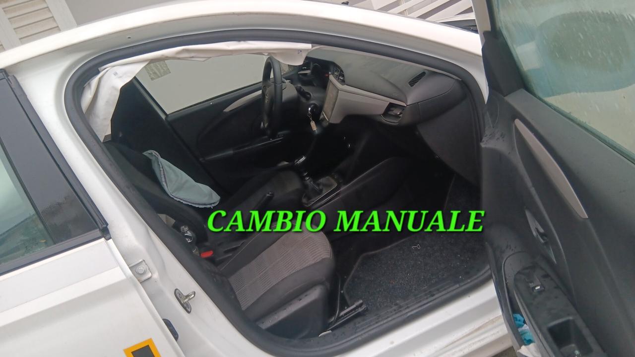 Opel Corsa incidentata sinistrata mondialcars 023