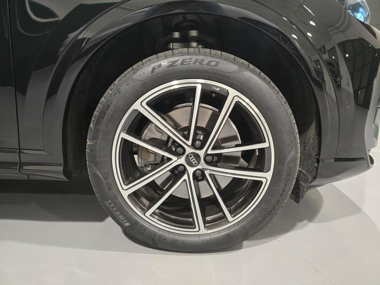 NEW Audi Q5 40 TDI quattro S tronic S line IVA ESP - NEW MODEL