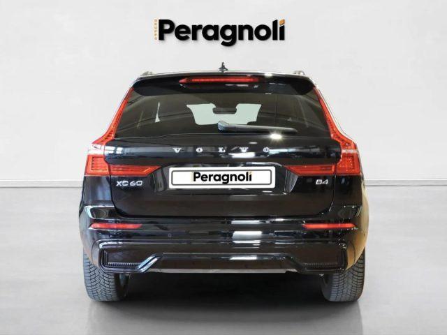 VOLVO XC60 B4 PLUS DARK AUTOMATICA AZIENDALE