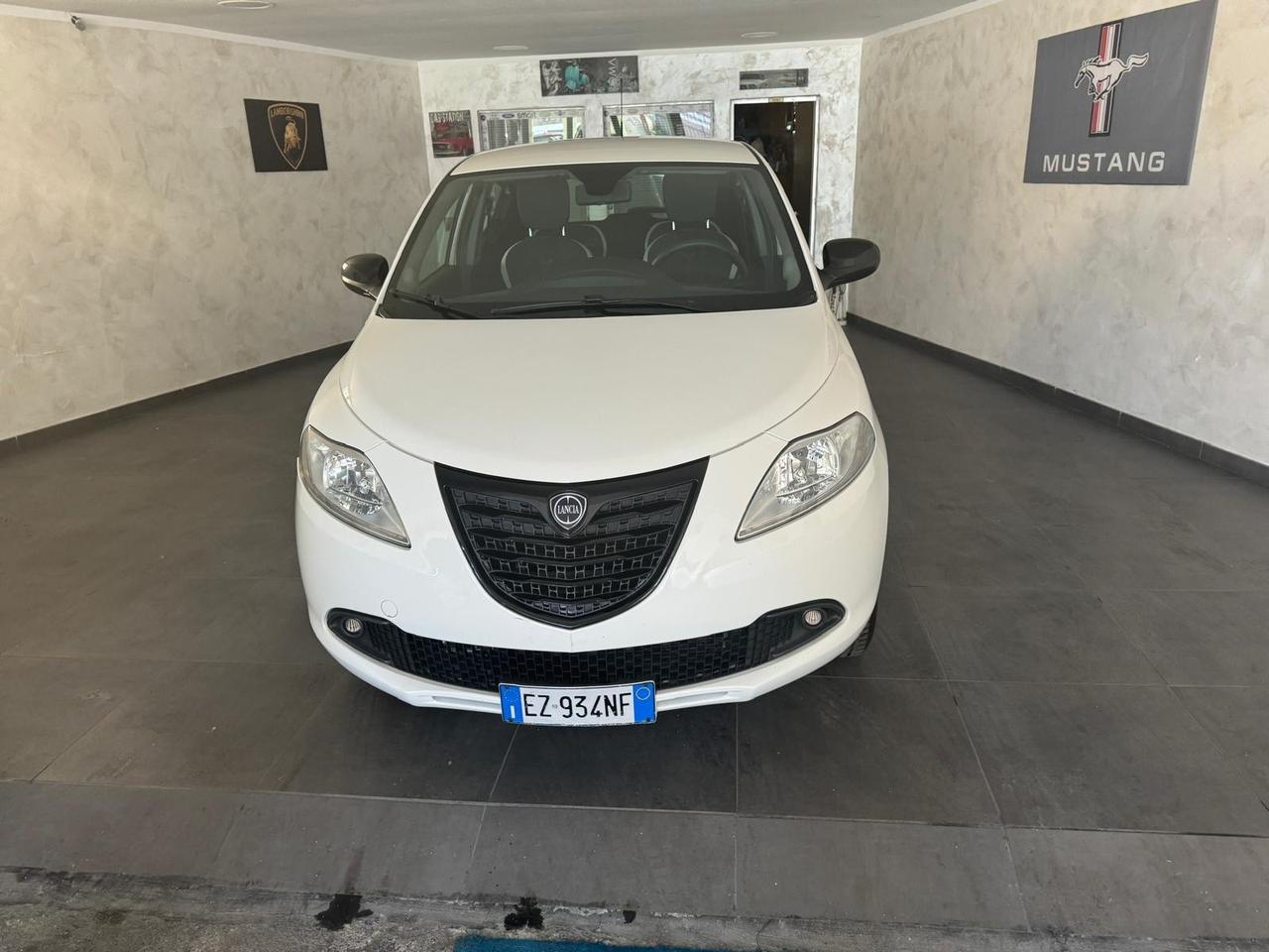 Lancia Ypsilon 0.9 TwinAir 85 CV 5 porte Metano Ecochic 30th Ann.
