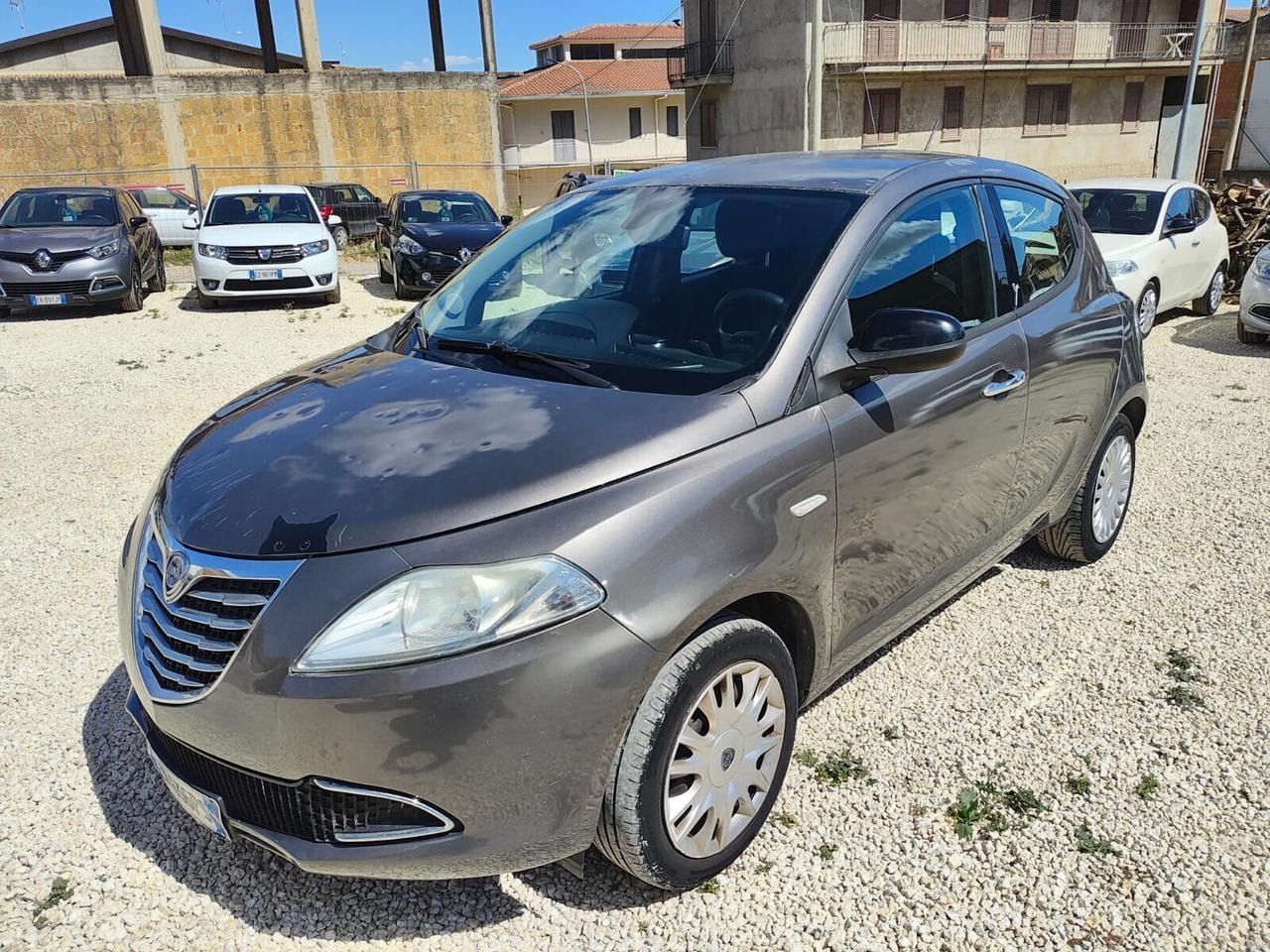 Lancia Ypsilon 1.2 69 CV 5 porte S&S Gold