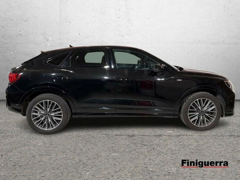 Audi Q3 Sportback 45 TFSI quattro S tronic Identity Black