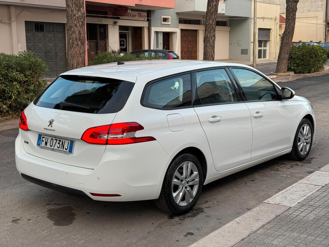 Peugeot 308 1.5 BlueHDi 100 SW NAVI CARPLAY – 2019