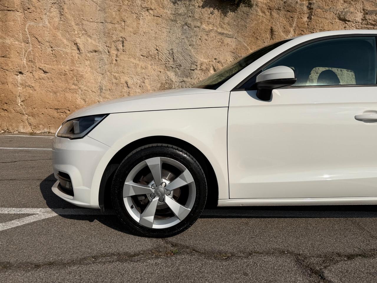 Audi A1 SPB ADMIRED/1.4 TDI 90CV/NAVI/NEOPATENTATI