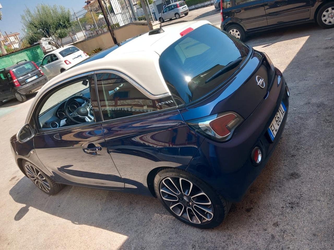 Opel Adam 1.2 70 CV Black Jack