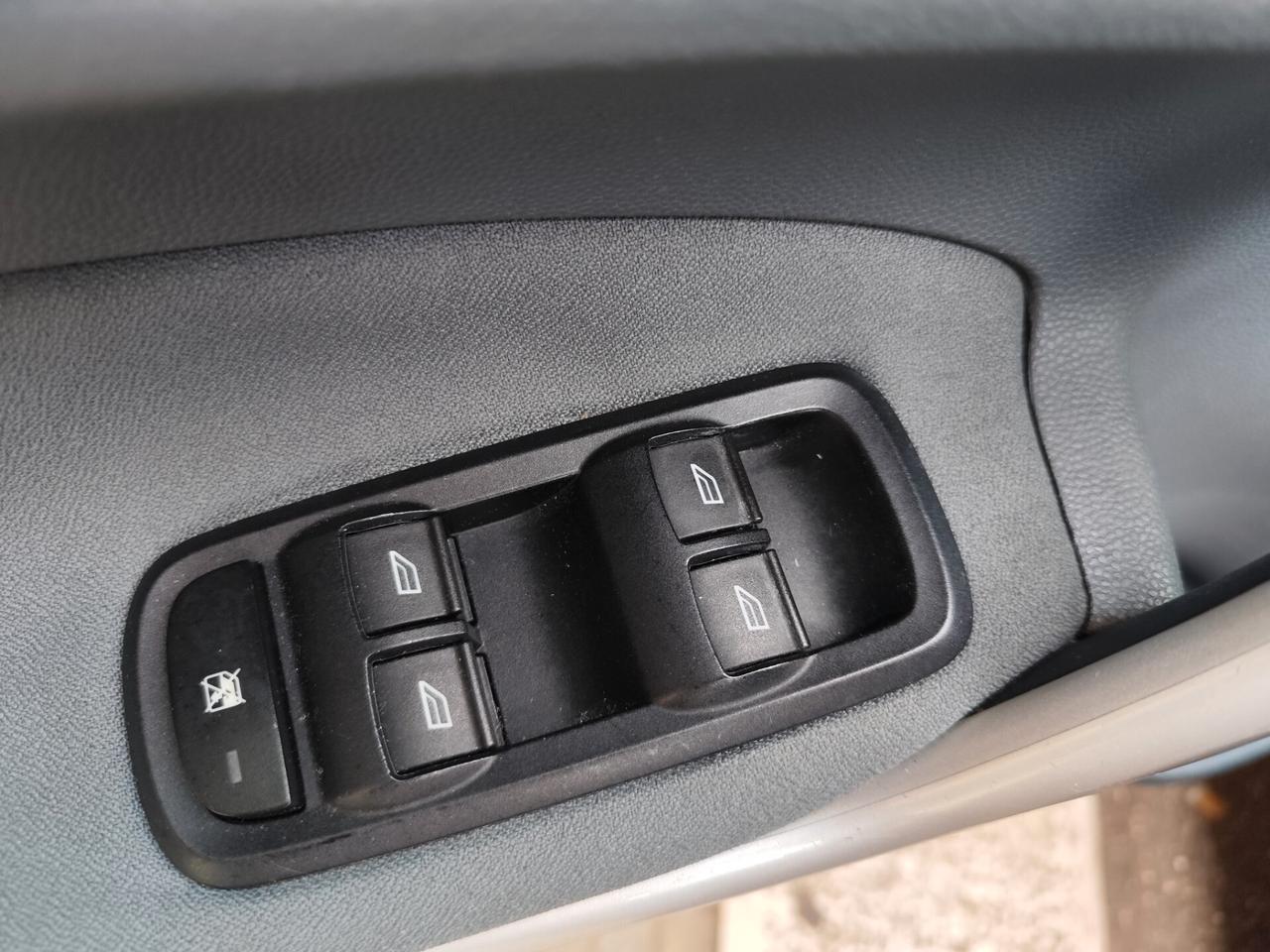 Ford Fiesta 1.4 5 porte Bz.- GPL Titanium