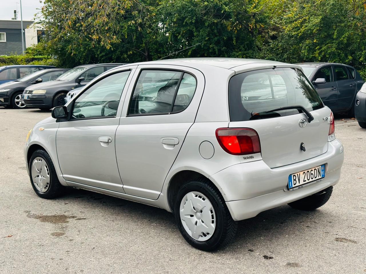 Toyota Yaris 1.3i 16V cat 5 porte Luna