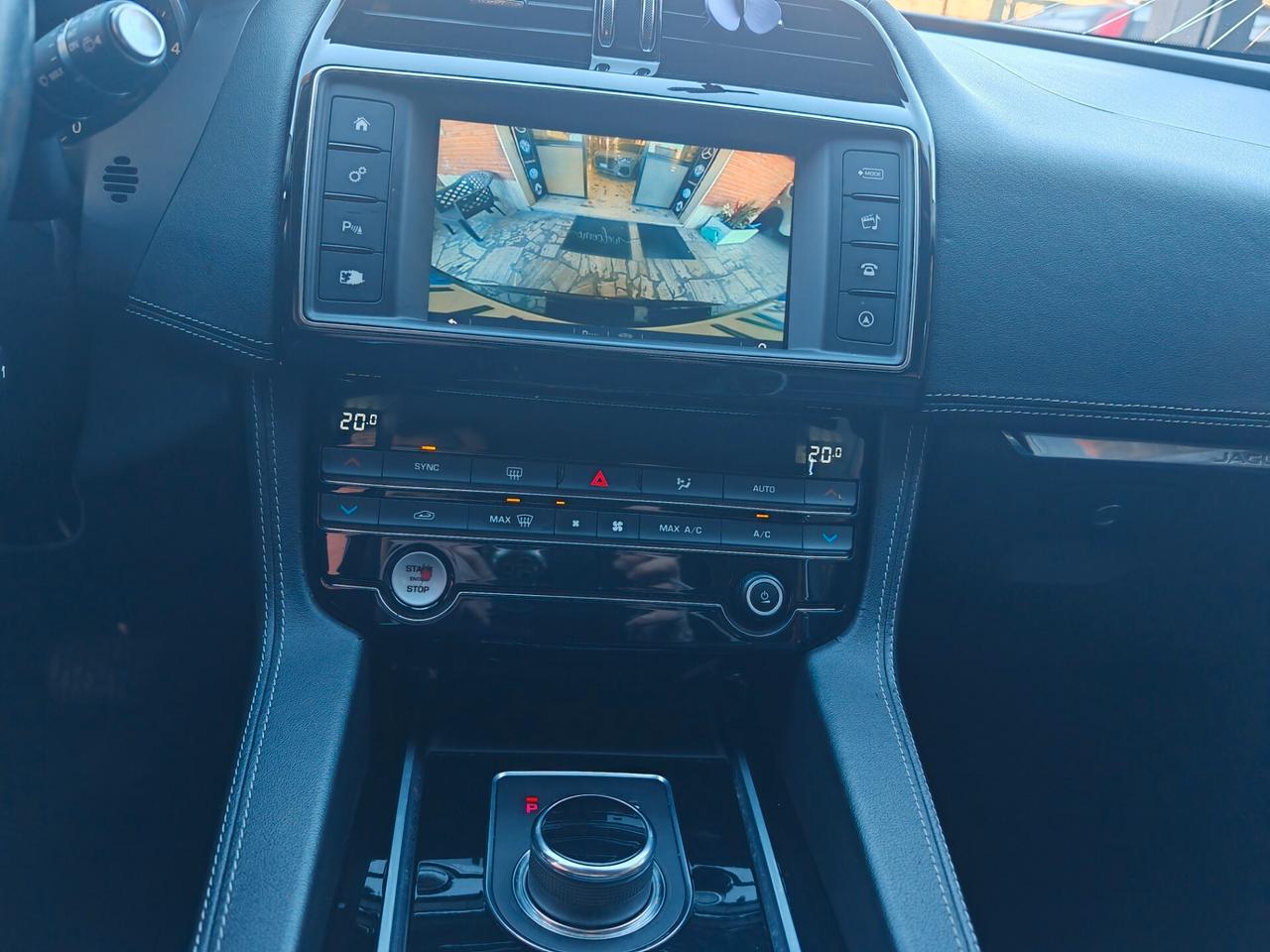 Jaguar F-Pace 2.0 D 180 CV R-Sport