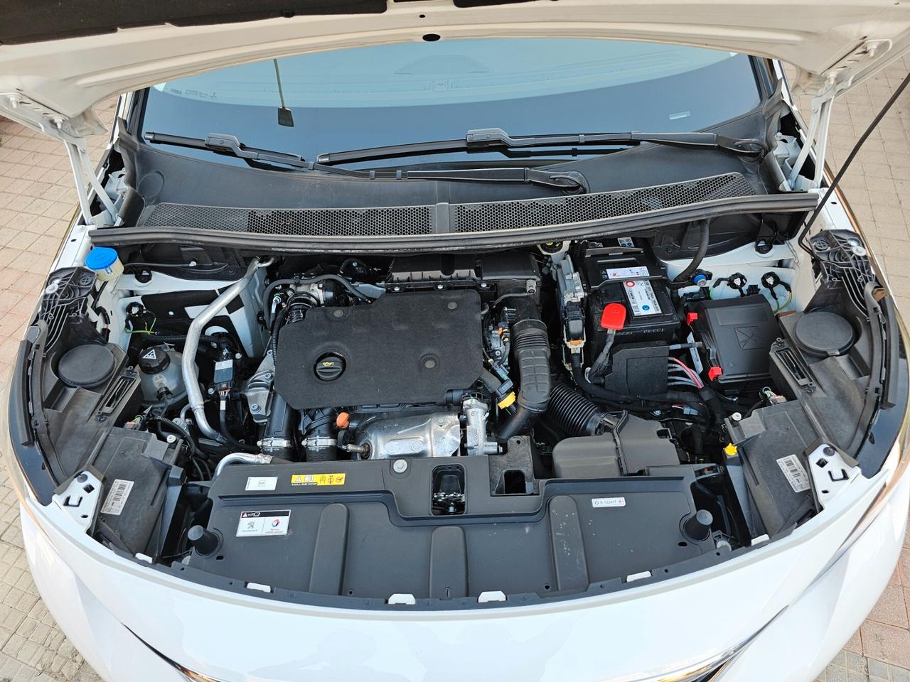 Peugeot 3008 BlueHDi 130 S&S EAT8 Business