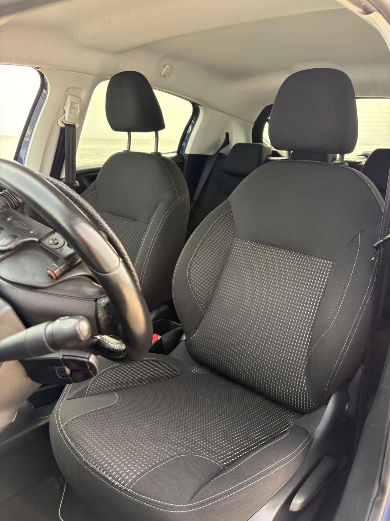 Peugeot 208 già omologata per disabili Allure