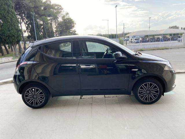 LANCIA Ypsilon 1.0 FireFly 5 porte S&S Hybrid Gold 5 posti.