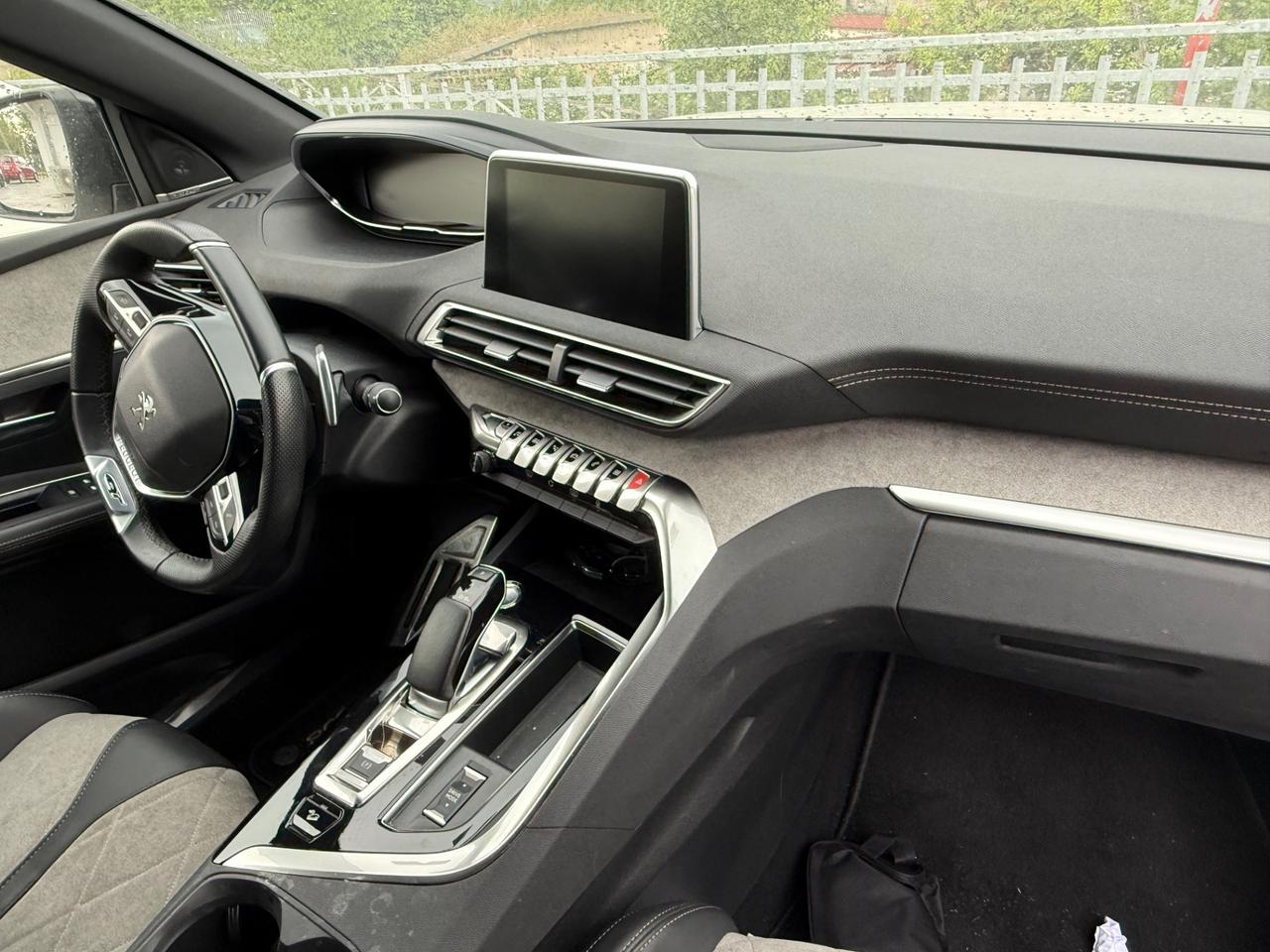 Peugeot 3008 Hybrid4 300 e-EAT8 GT