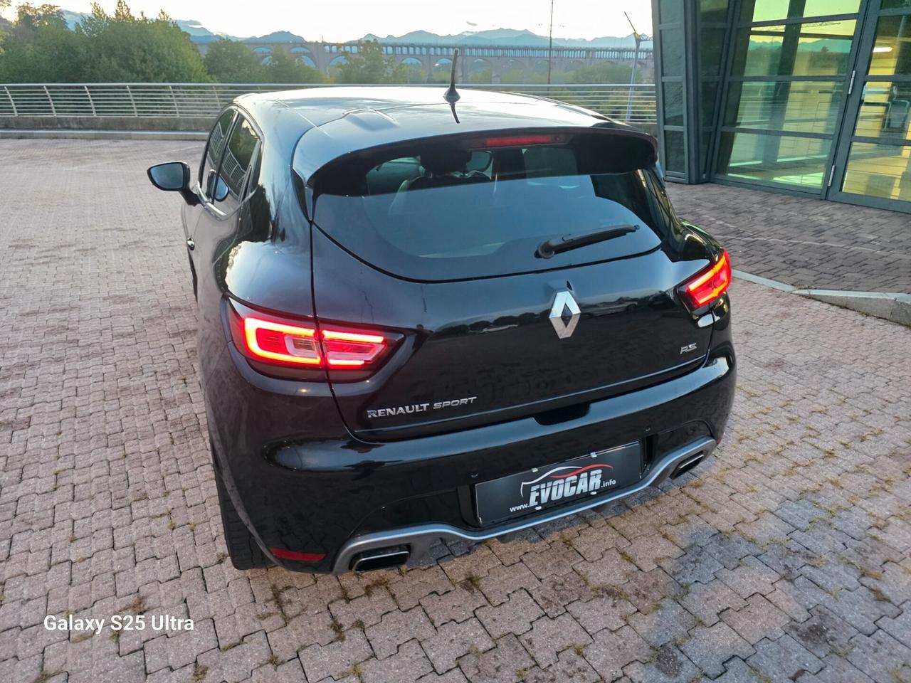 Clio rs trophy cv 220 valutiamo usato
