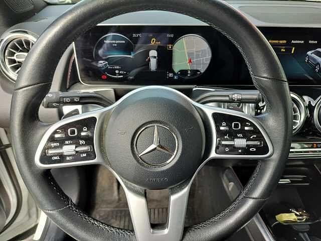 Mercedes-Benz GLB 200