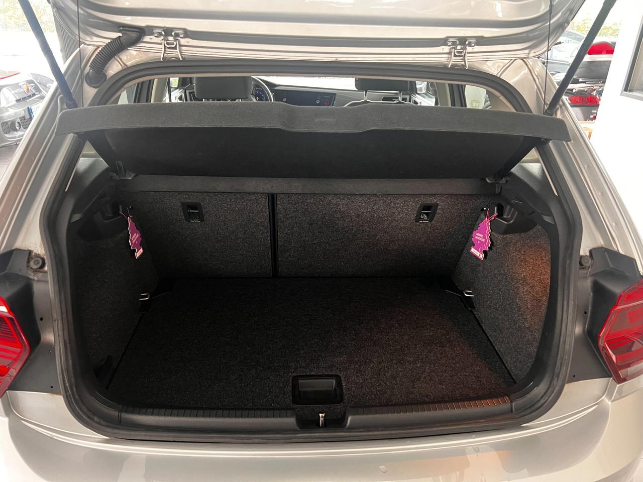 Volkswagen Polo 1.0 TSI 5p. R-LINE NEOPATENTATI