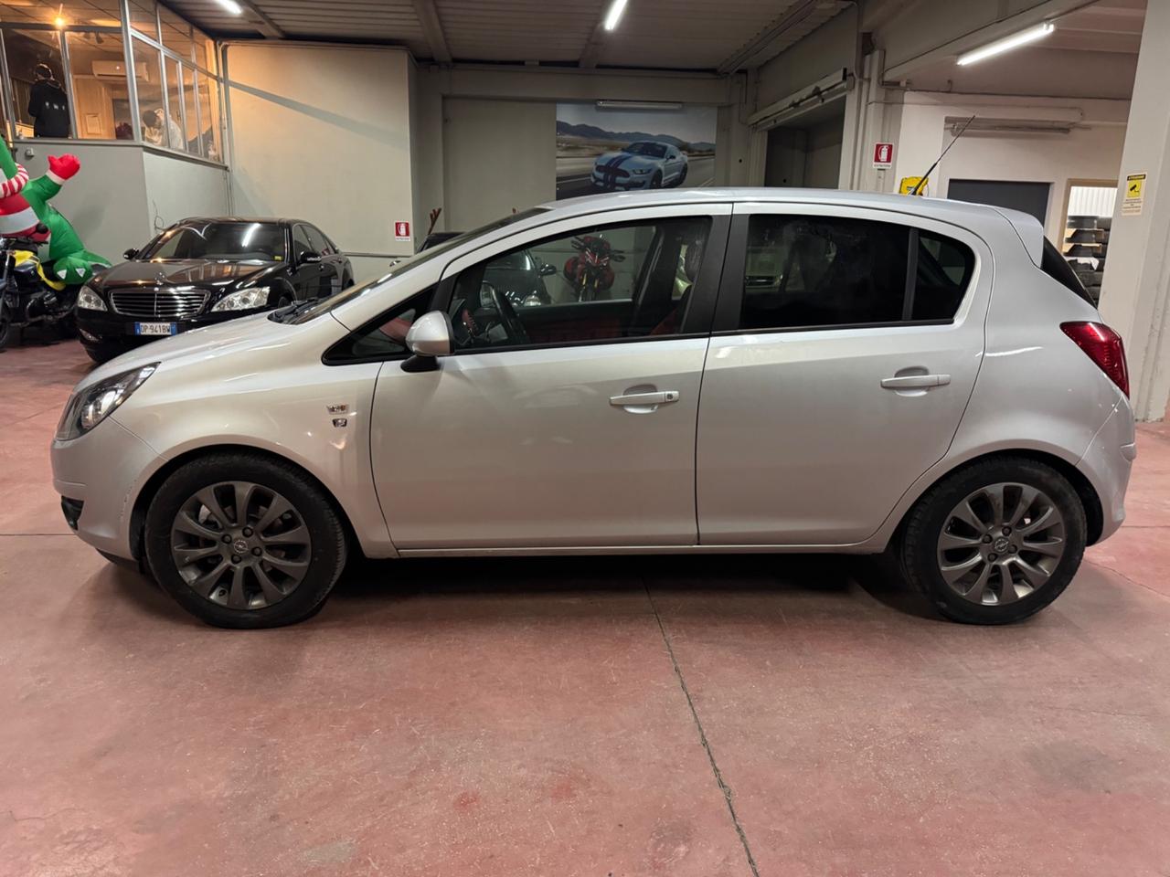 Opel Corsa 1.2 5 porte edition