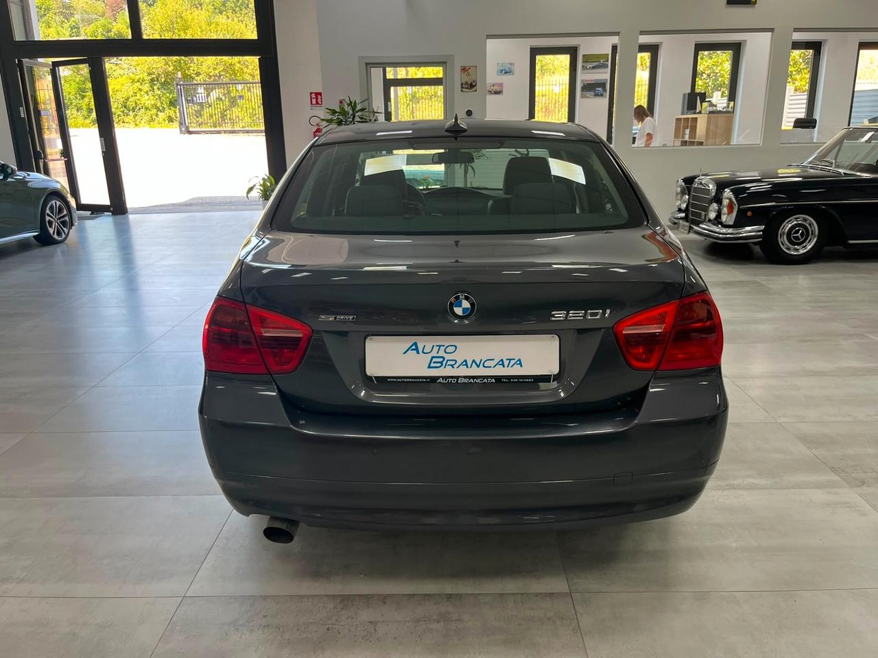 BMW 320 i Futura Berlina