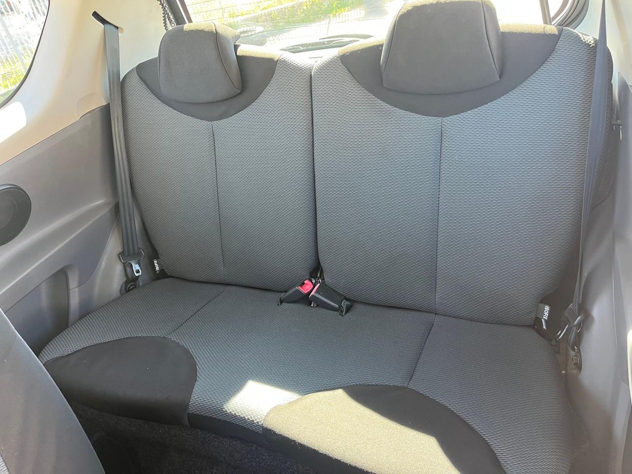 Toyota Aygo 1.0 12V VVT-i 3 porte 142000 KM