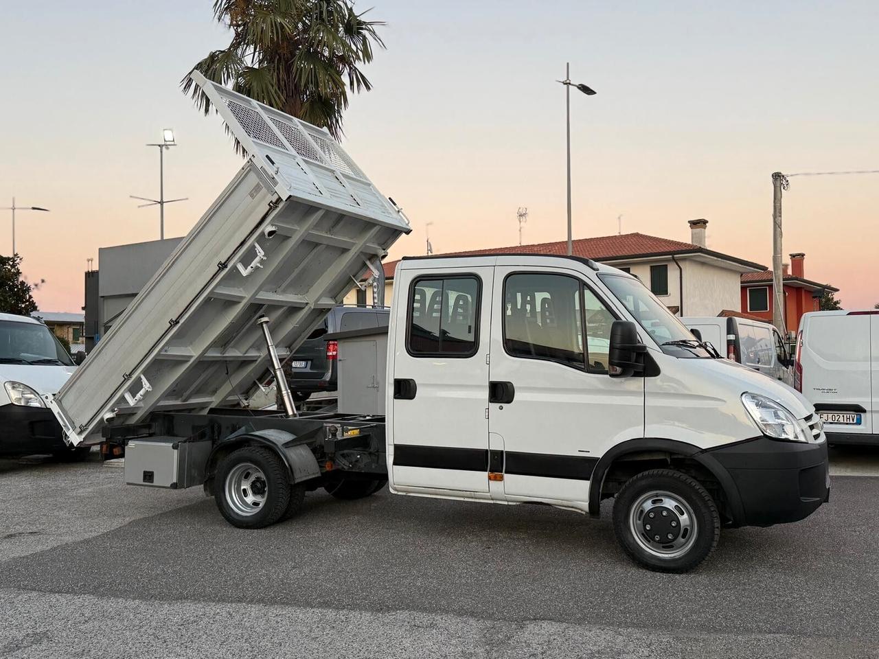 IVECO DAILY 35C 15 RIBALTABILE TRILATERALE