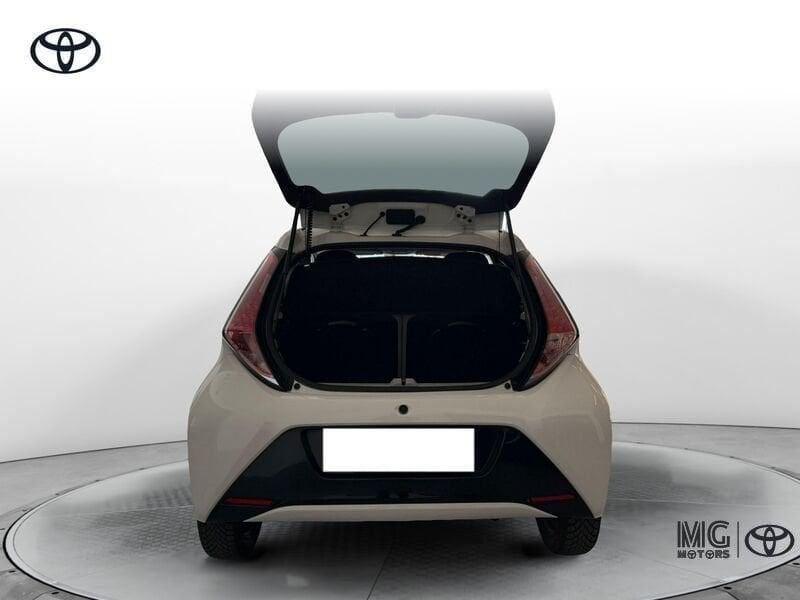 Toyota Aygo 1.0 VVT-i 69 CV 5 porte x-play MMT