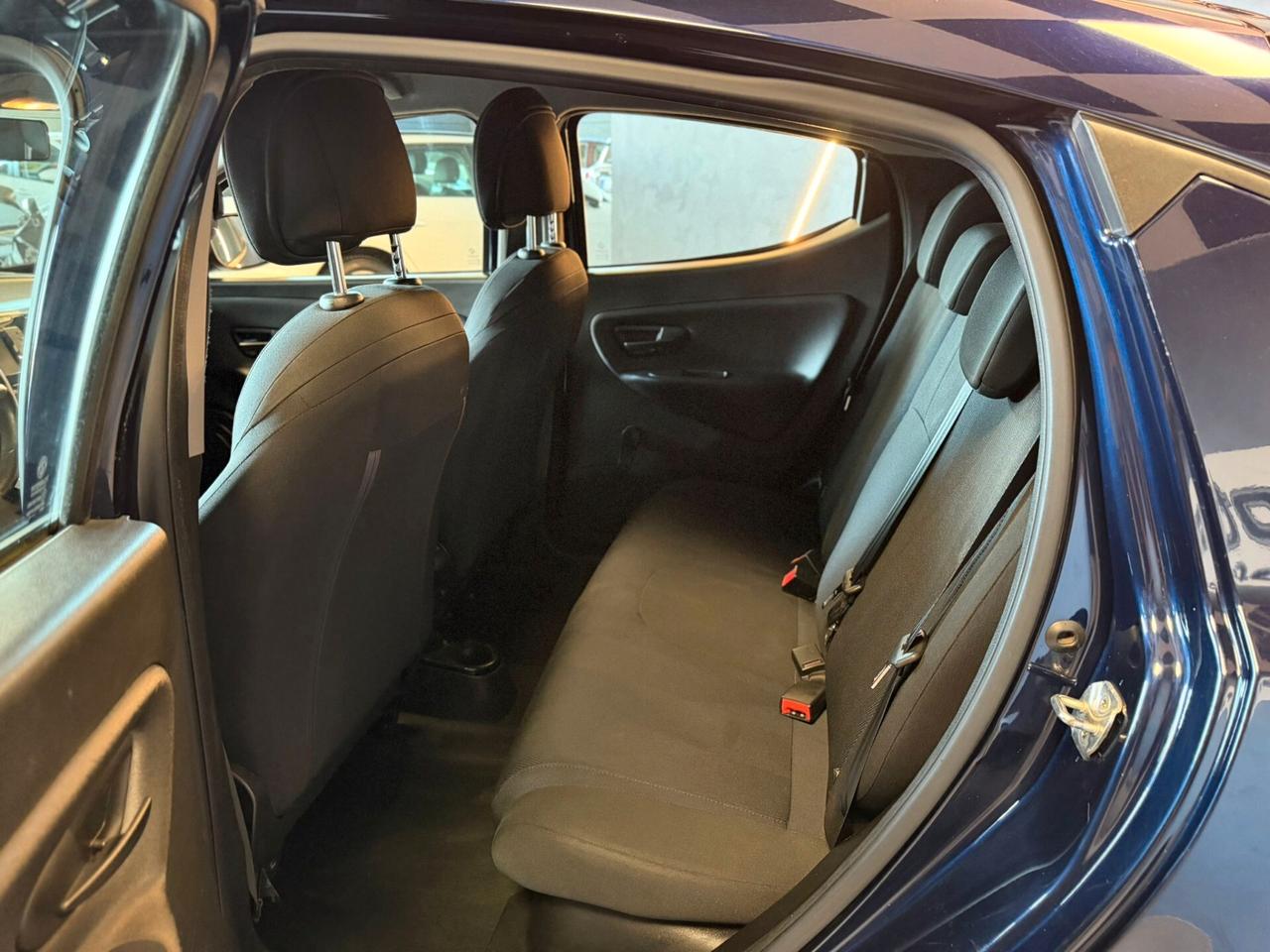 Lancia Ypsilon 1.2 69 CV 5 porte S&S Platinum