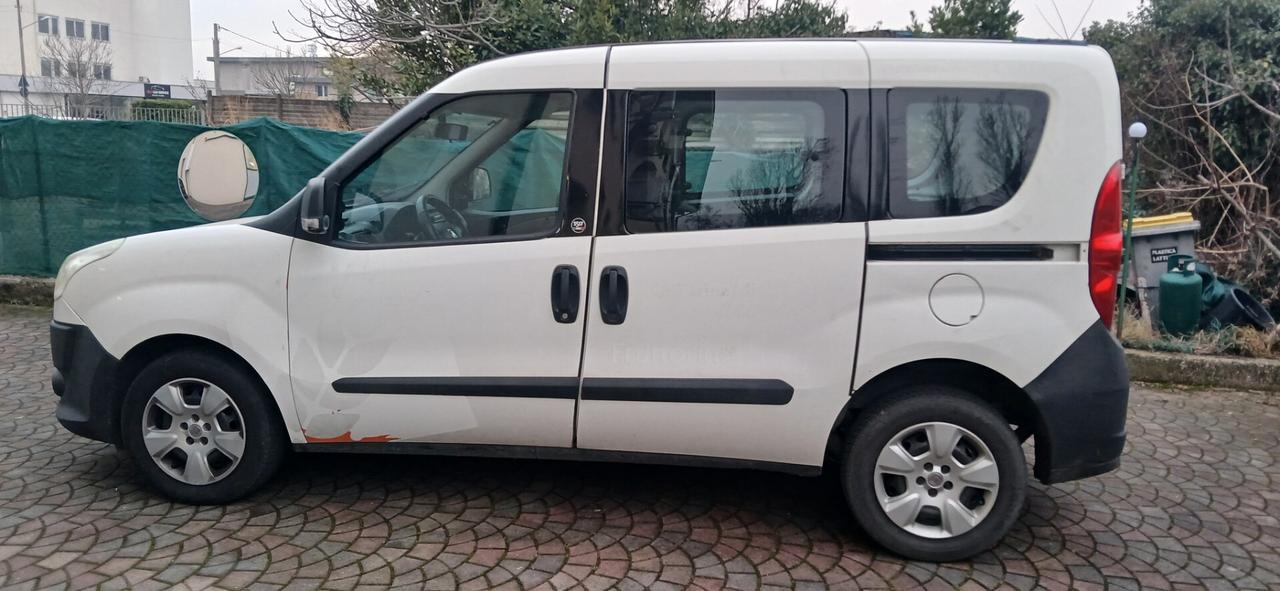 Fiat Doblo 5 posti autocarro