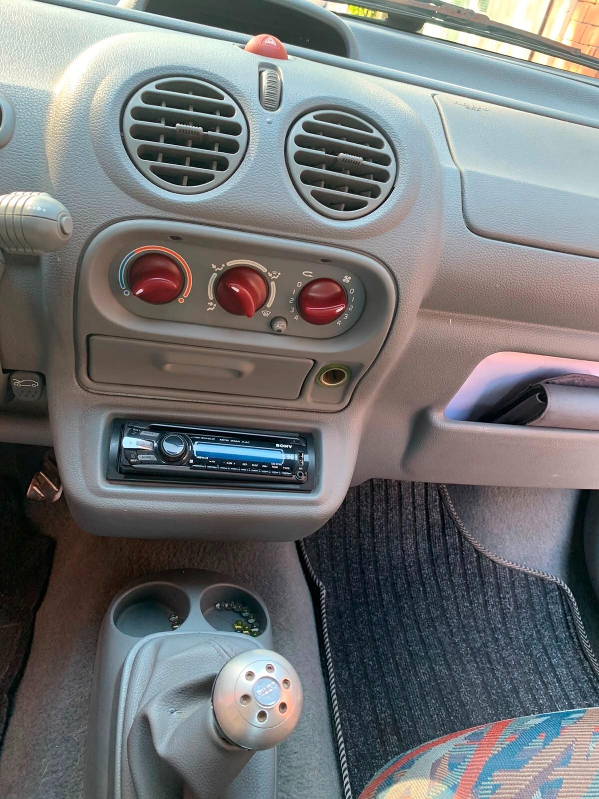Renault Twingo 1.2i benzina, solo km 135.000, finanziabile