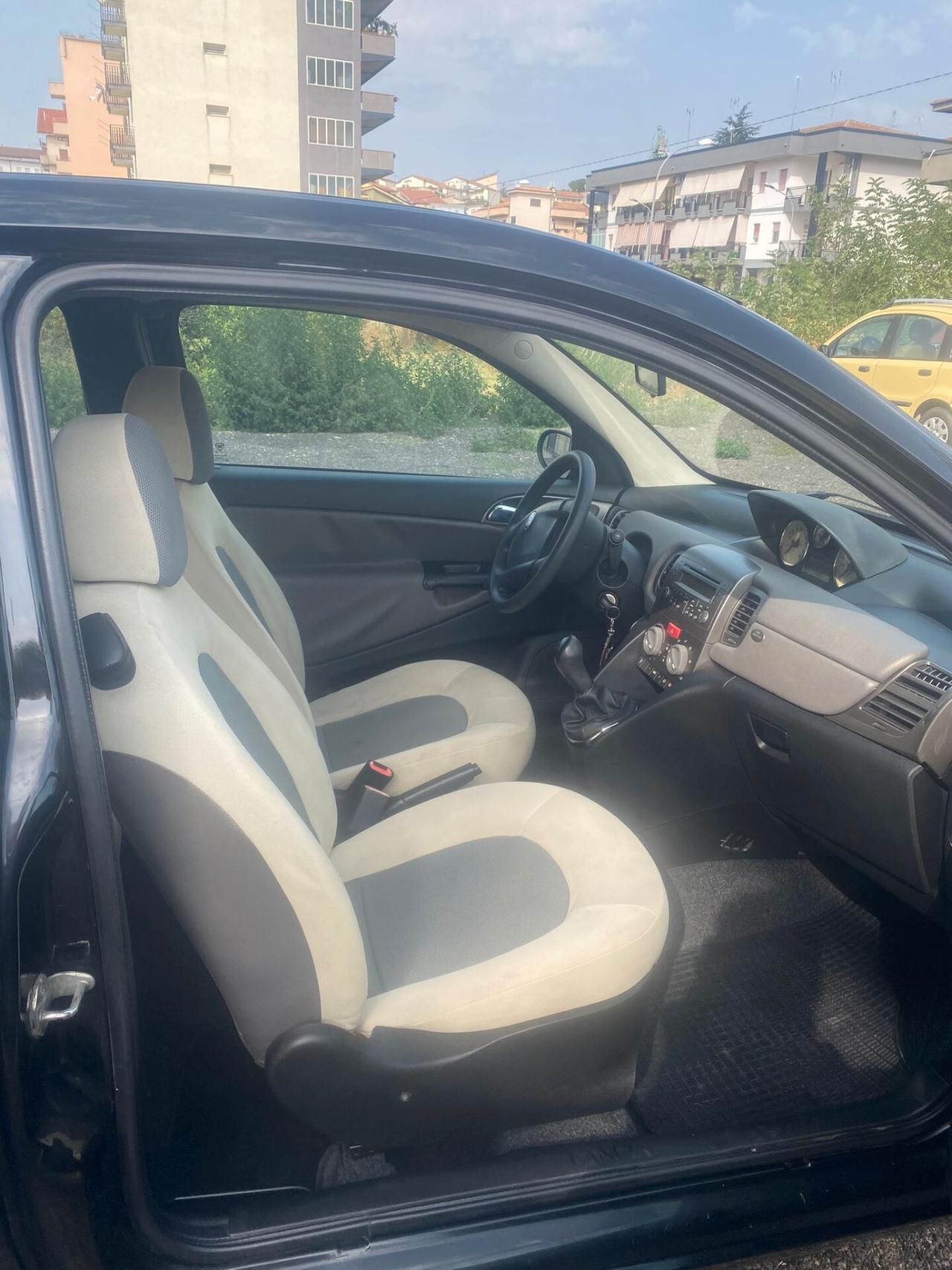 Lancia Ypsilon 1.3 Multijet 16V Platino