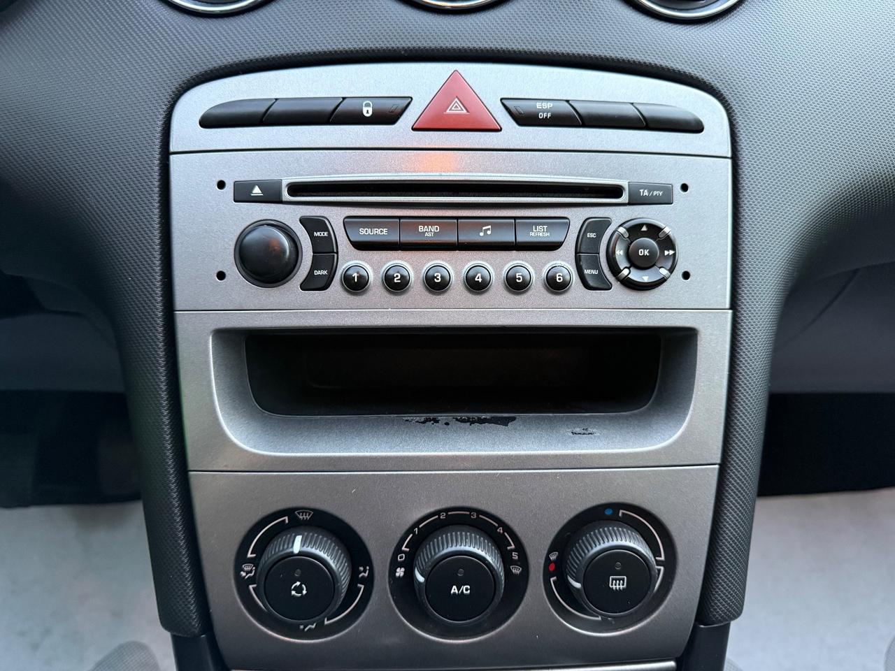 Peugeot 308 1.6 HDi 90CV 5p. - Neopatentati