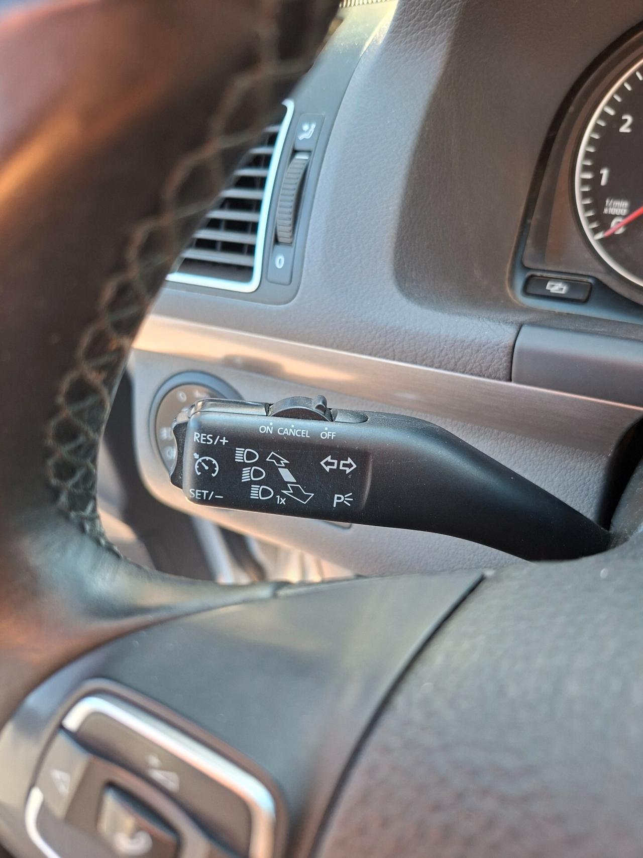 Volkswagen Touran Business 1.4 Highline EcoFuel