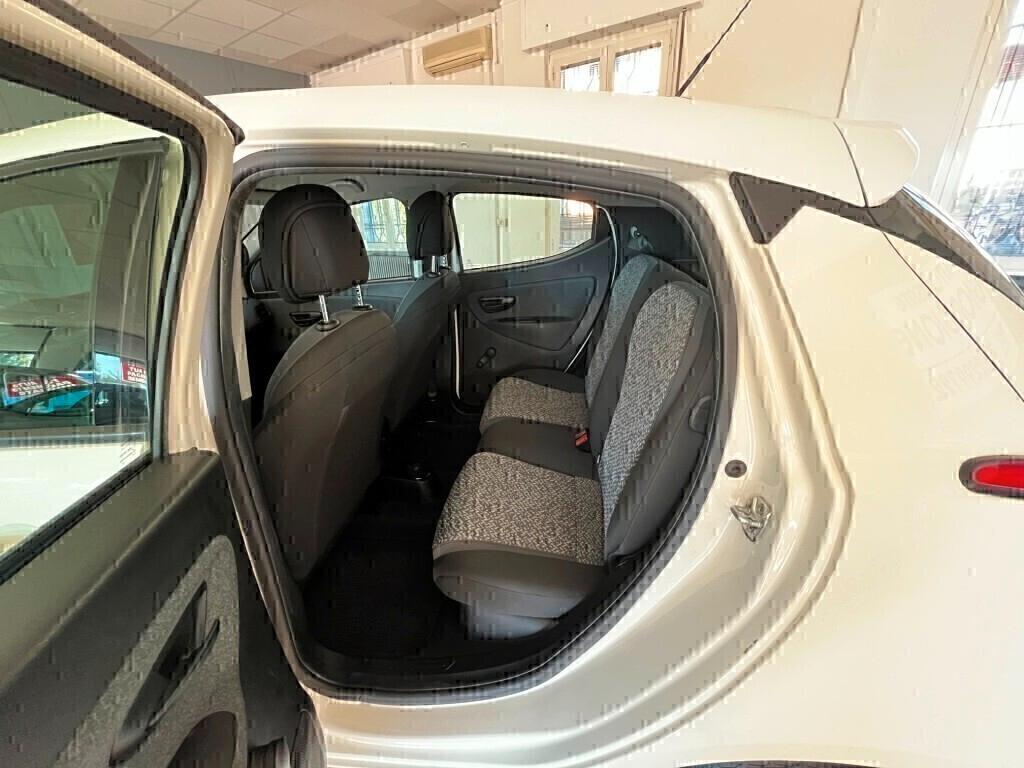 Lancia Ypsilon 0.9 TwinAir 5p Ecochic Metano Adatta per Neopatentati