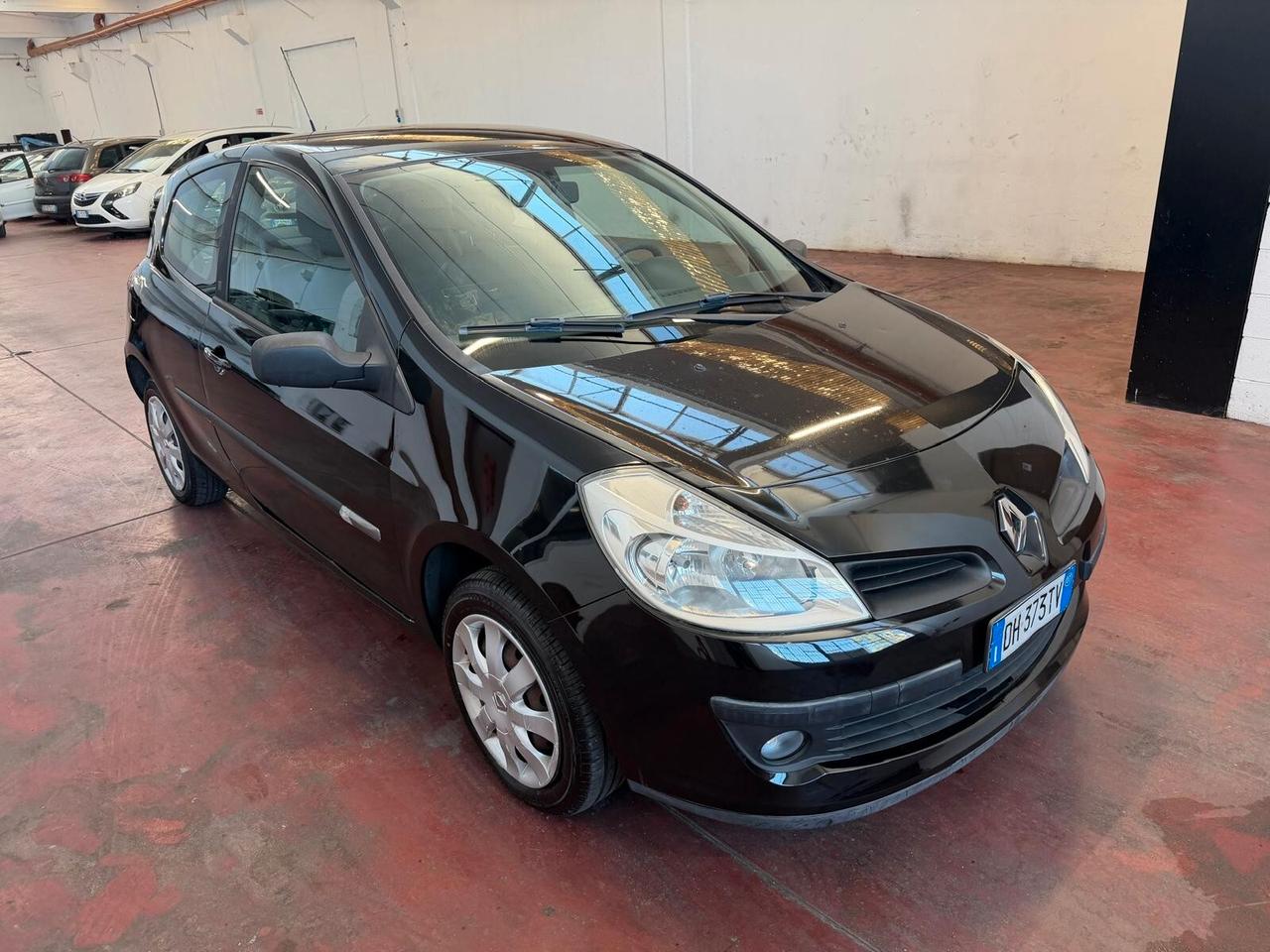 Renault Clio 1.2 16 V 3P LUXE 73.706KM