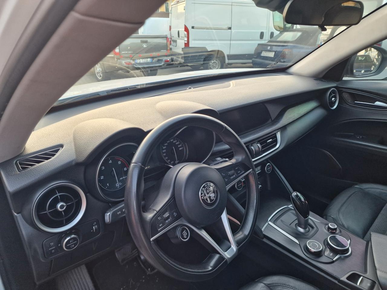 Alfa Romeo Stelvio 2.2 Turbodiesel 210 CV AT8 Q4 Executive