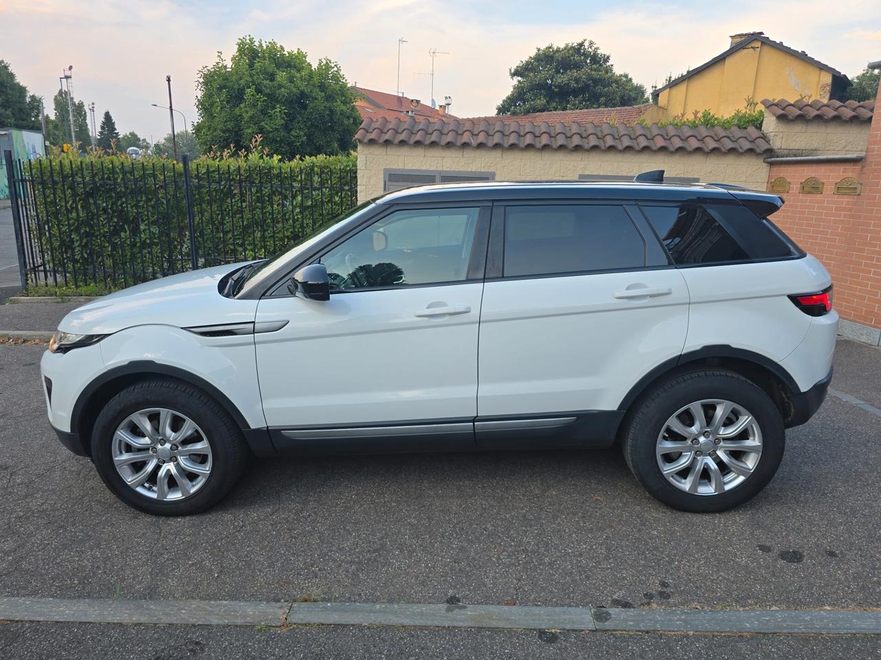RANGE ROVER Evoque SE Dynamic 4WD 2.0 td4 Auto.