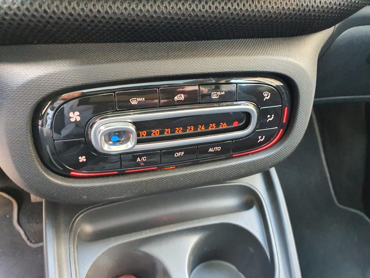 Smart ForTwo 1.0 71cvAUTOMATICA/LED/TETTO