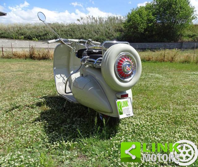 PIAGGIO Vespa 125 faro basso Restaurata (targa oro)