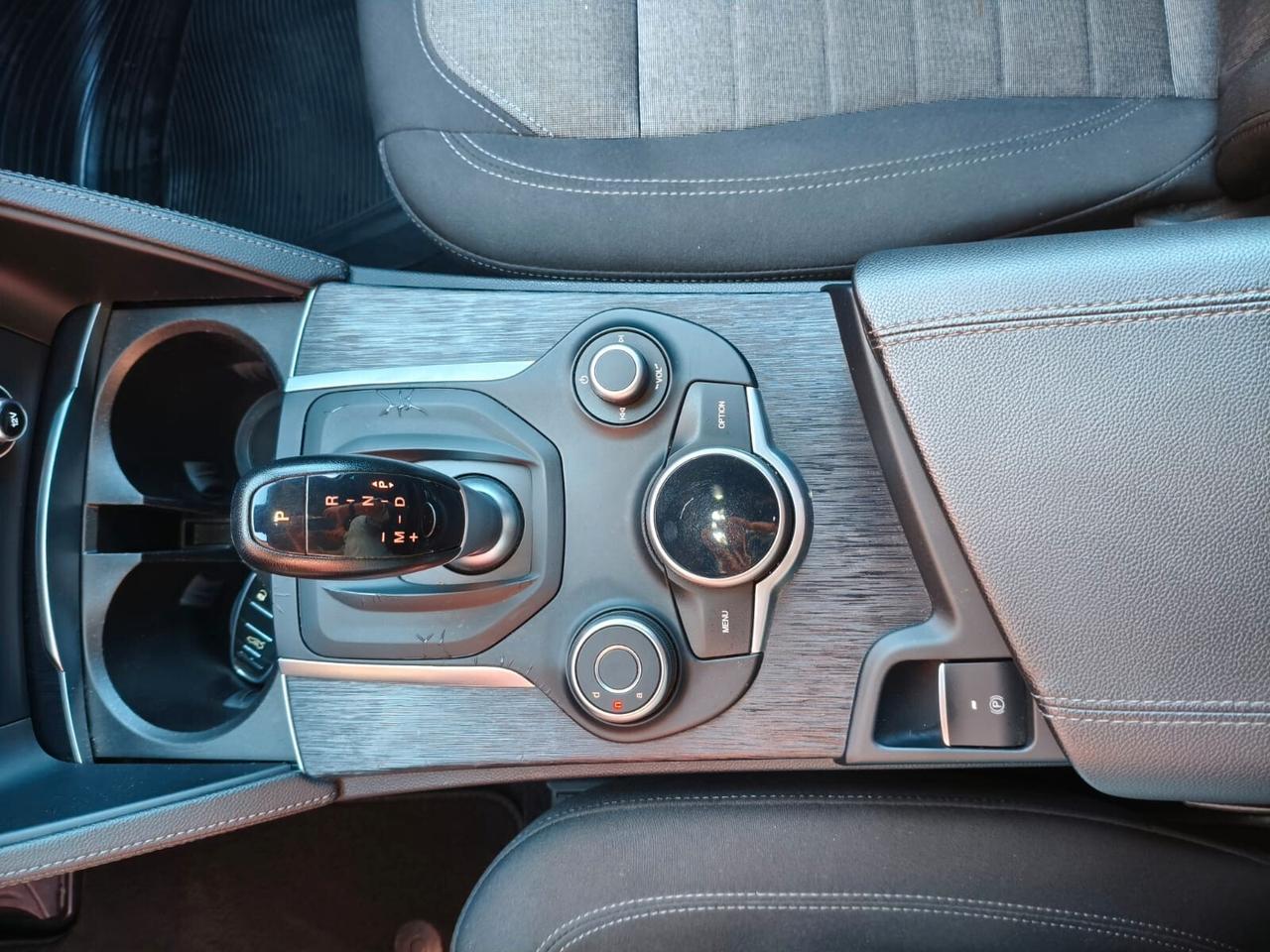 Alfa Romeo Stelvio 2.2 Turbodiesel 160 CV AT8 RWD Sport-Tech