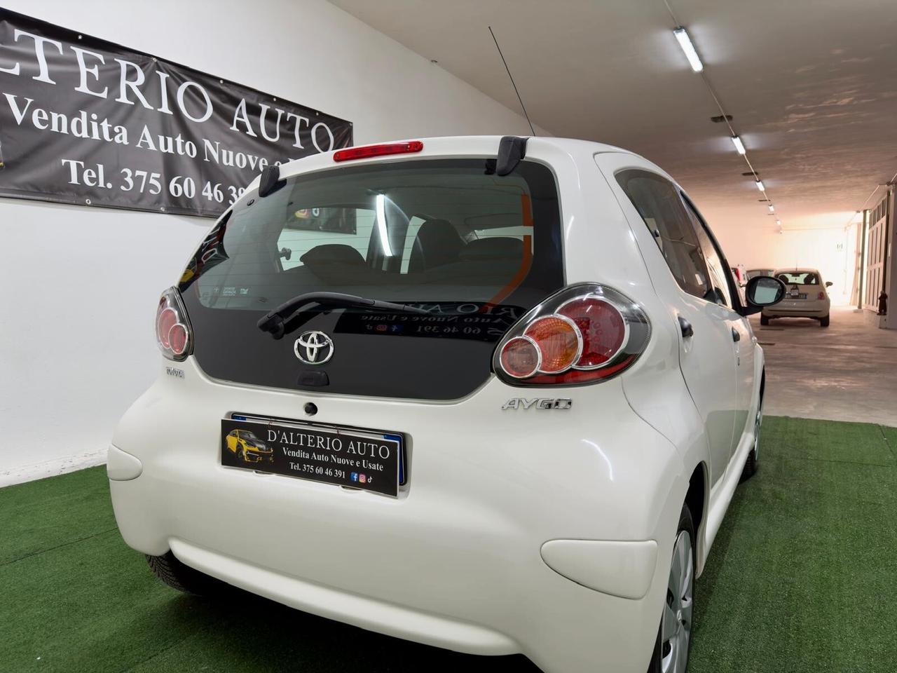 Toyota Aygo 1.0 12V VVT-i 5 porte Cool Soda Connect