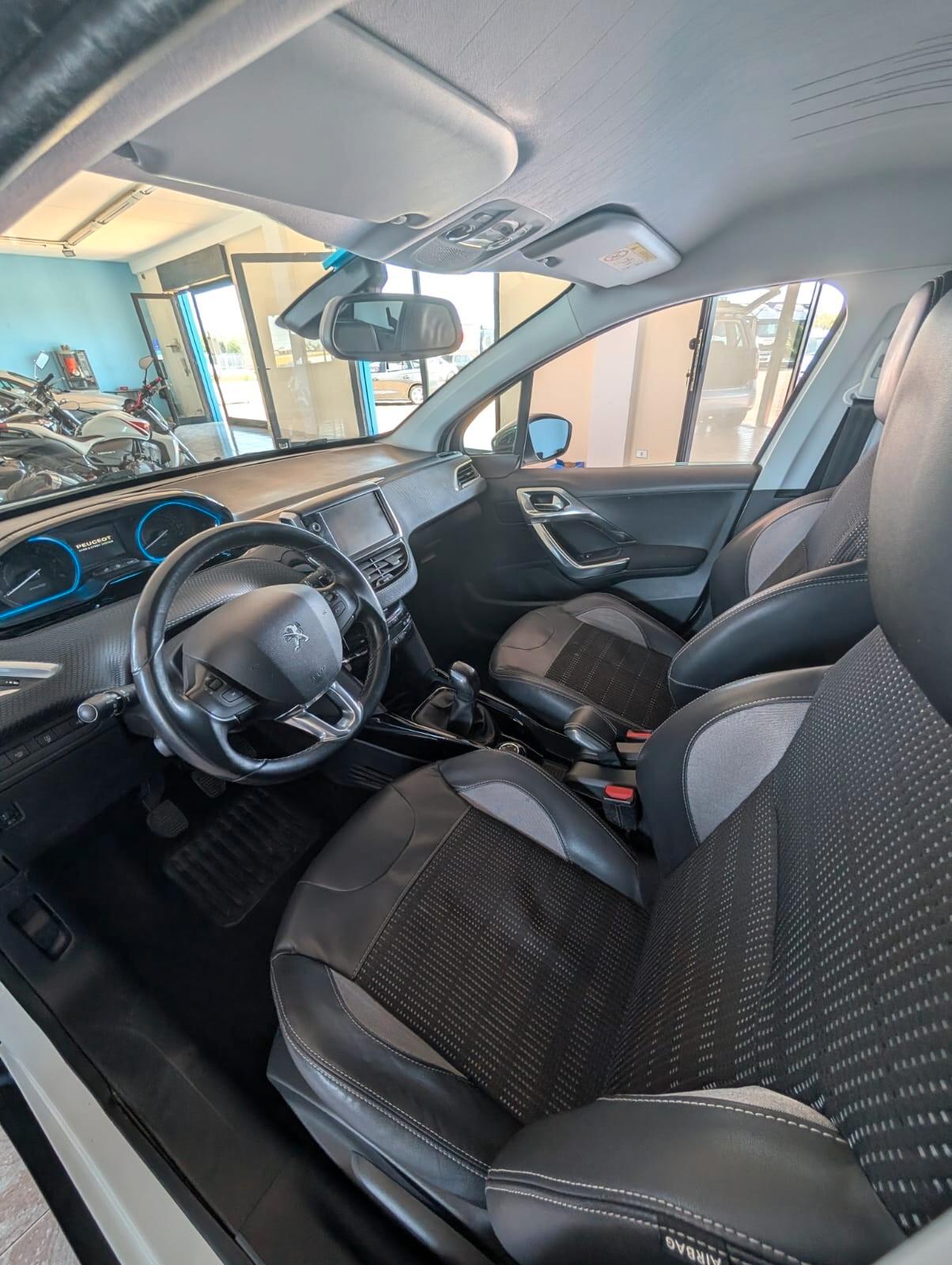 Peugeot 2008 BlueHDi 100 Allure