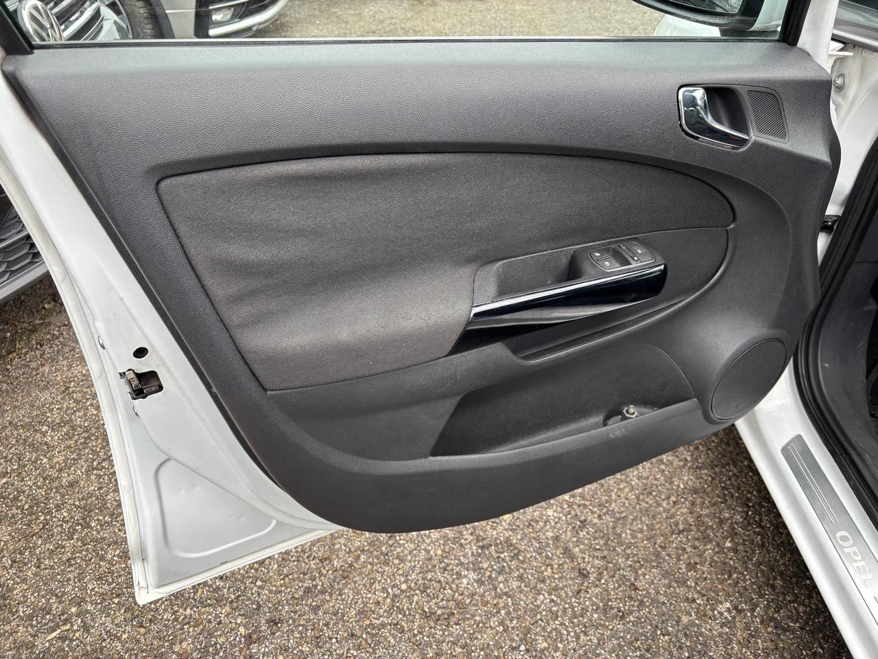 Opel Corsa 1.2 80CV 5porte GPL-TECH Edition