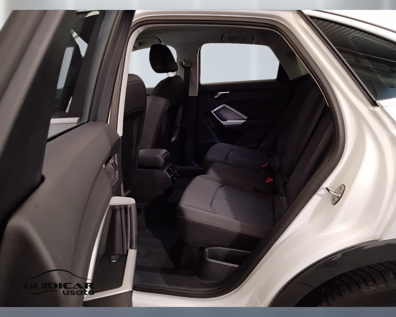 AUDI Q3 I 2019 Sportback - Q3 Sportback 35 2.0 tdi Business Plus