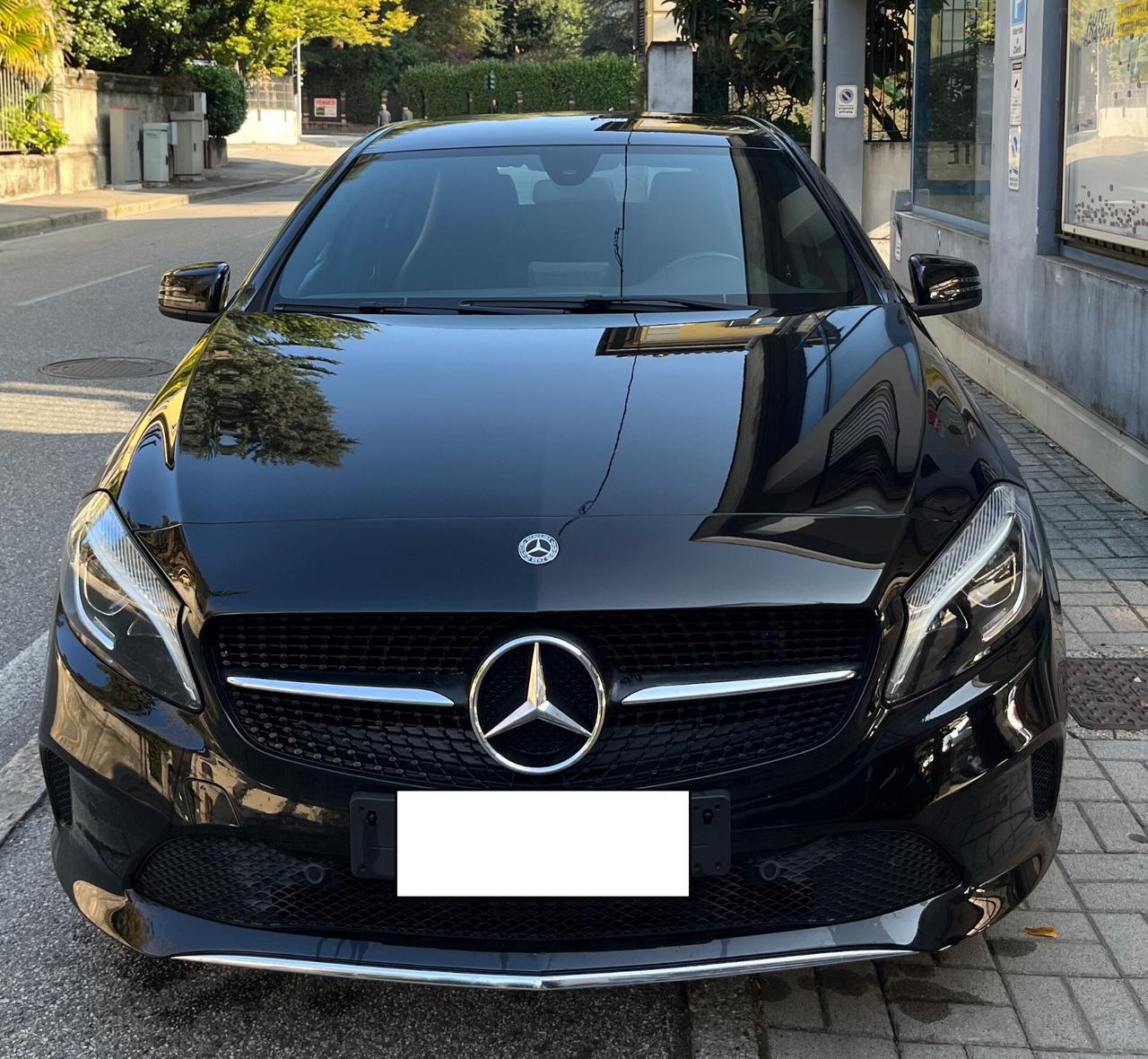 MERCEDES A180D SPORT - CAMBIO AUTOMATICO - ANCHE PER NEOPATENTATI