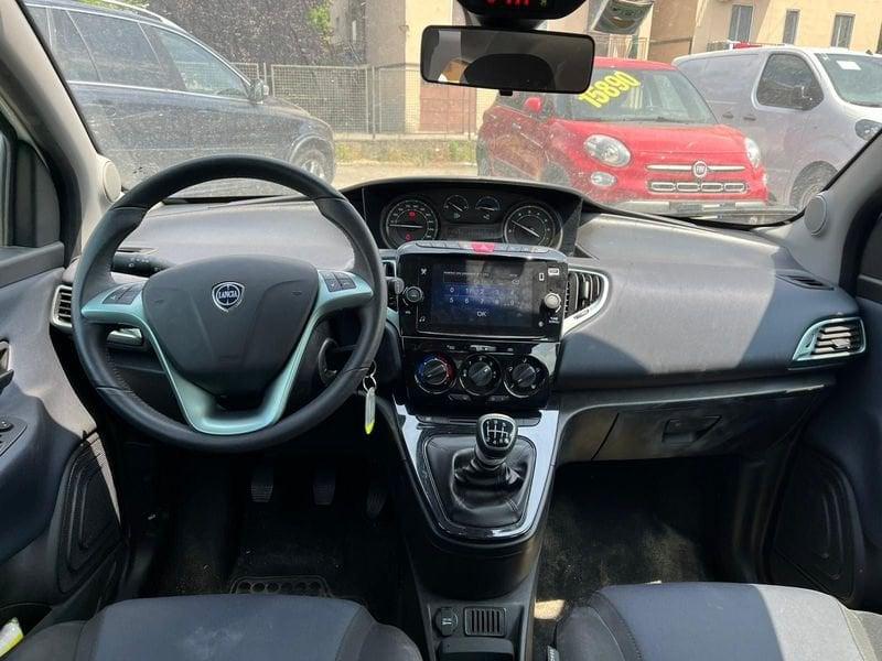 Lancia Ypsilon Ypsilon 1.0 FireFly 5 porte S&S Hybrid Platino