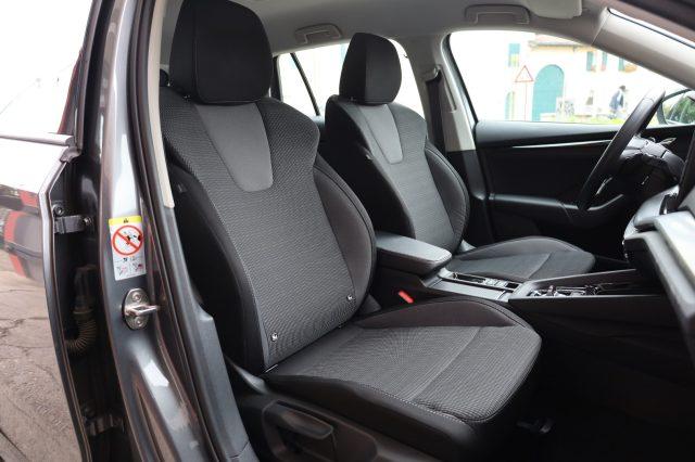 SKODA Octavia 2.0 TDI EVO SCR DSG Wagon UniPro ACC Radar LED Nav