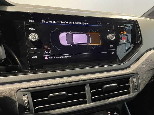 Volkswagen Taigo 1.0TSI 110CV R-Line - NEOPATENTATI