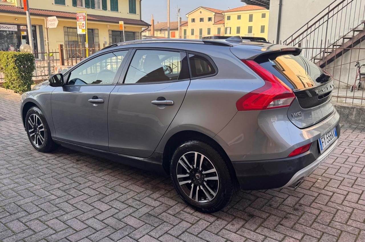 Volvo V40 Cross Country D2 Business Plus